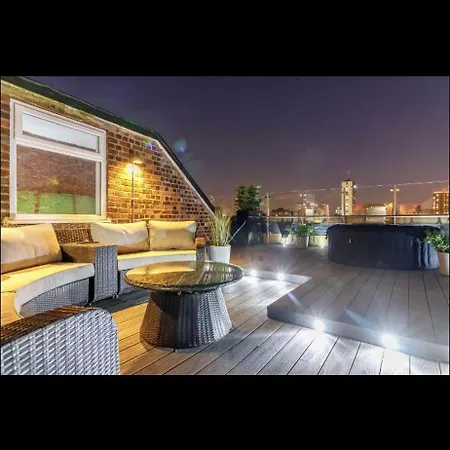 Swan Street Townhouse Hot Tub & Roof Terrace-2